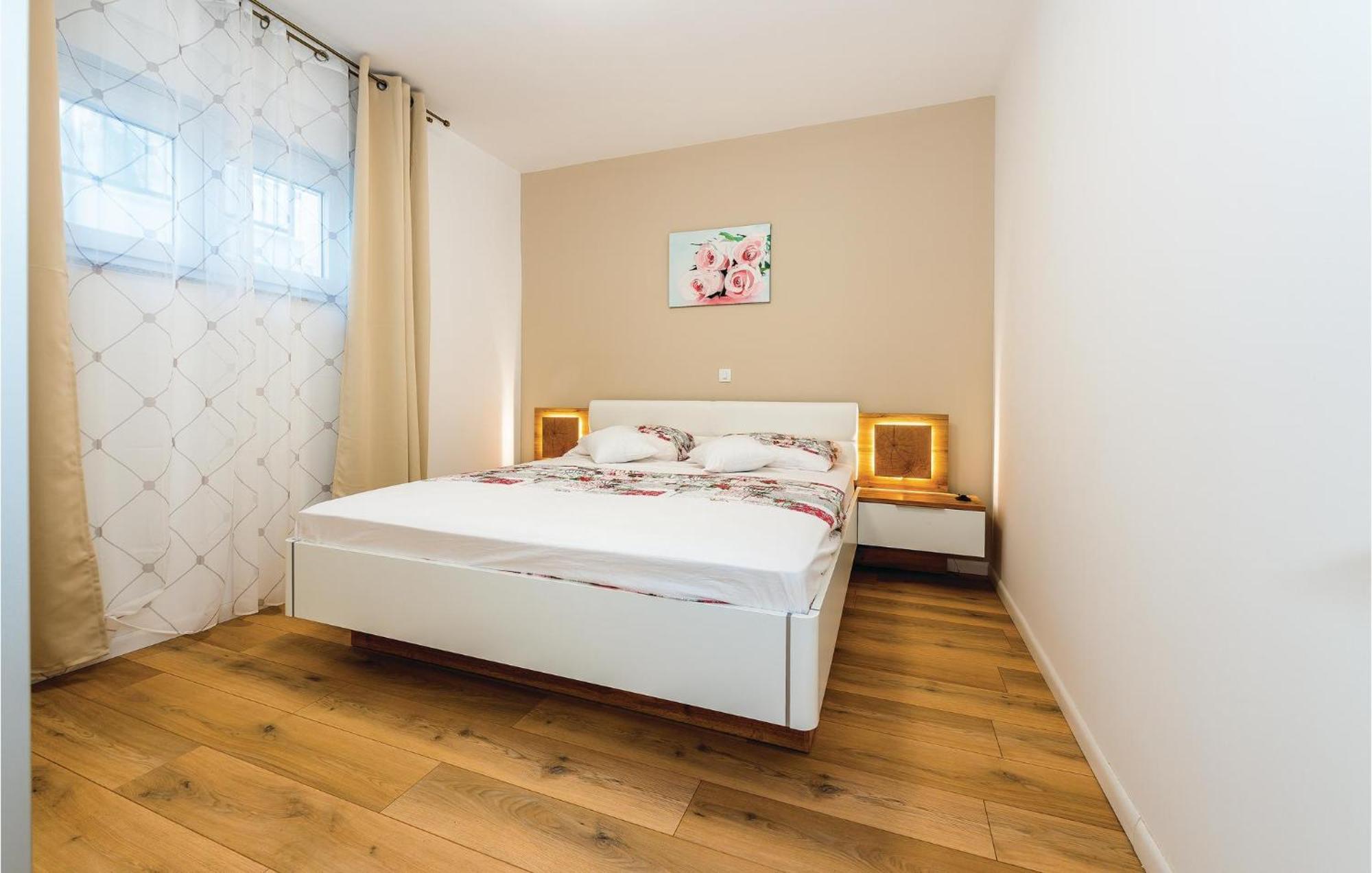 Beautiful Home In Sibenik With Kitchen Экстерьер фото