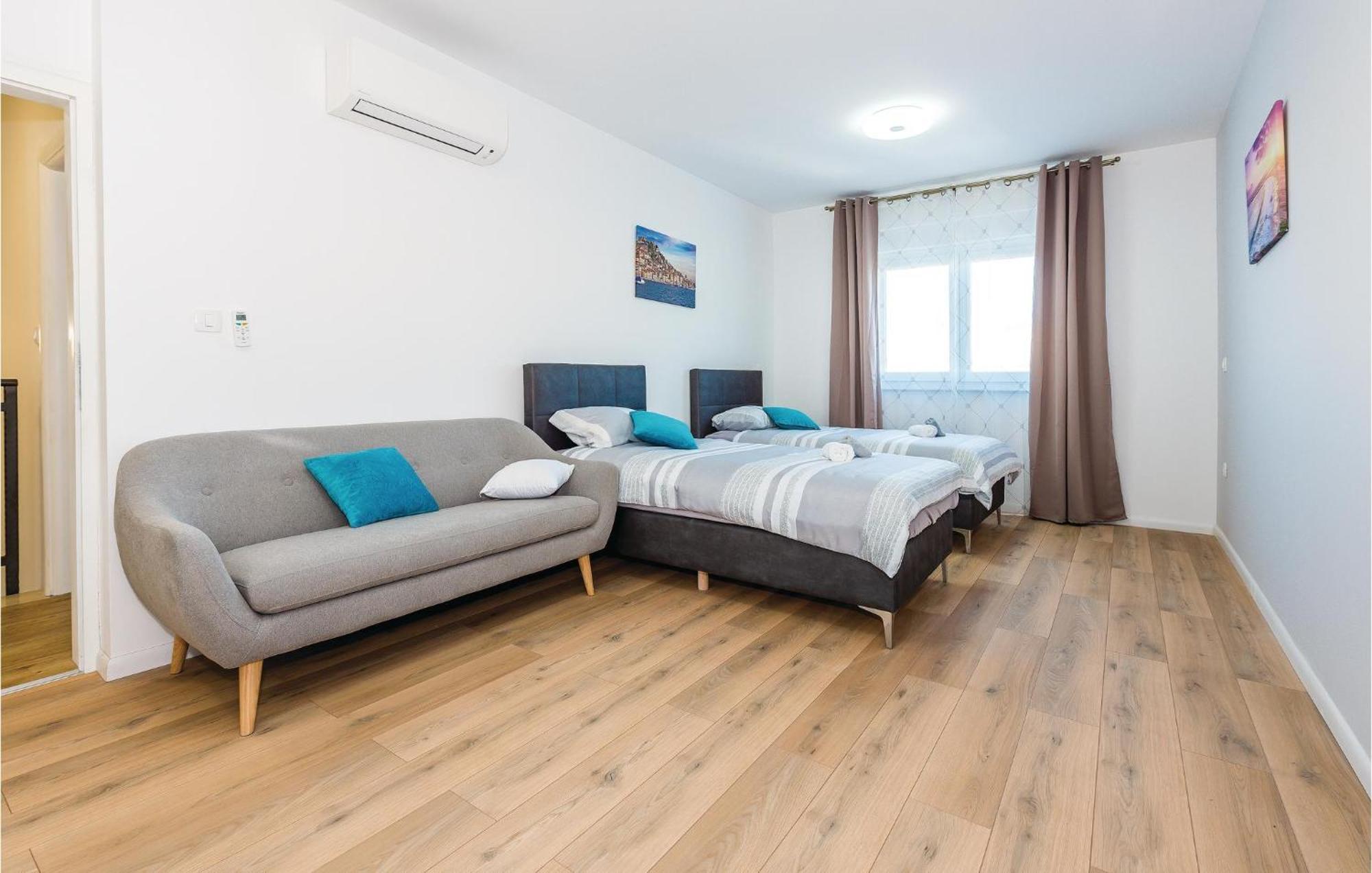 Beautiful Home In Sibenik With Kitchen Экстерьер фото