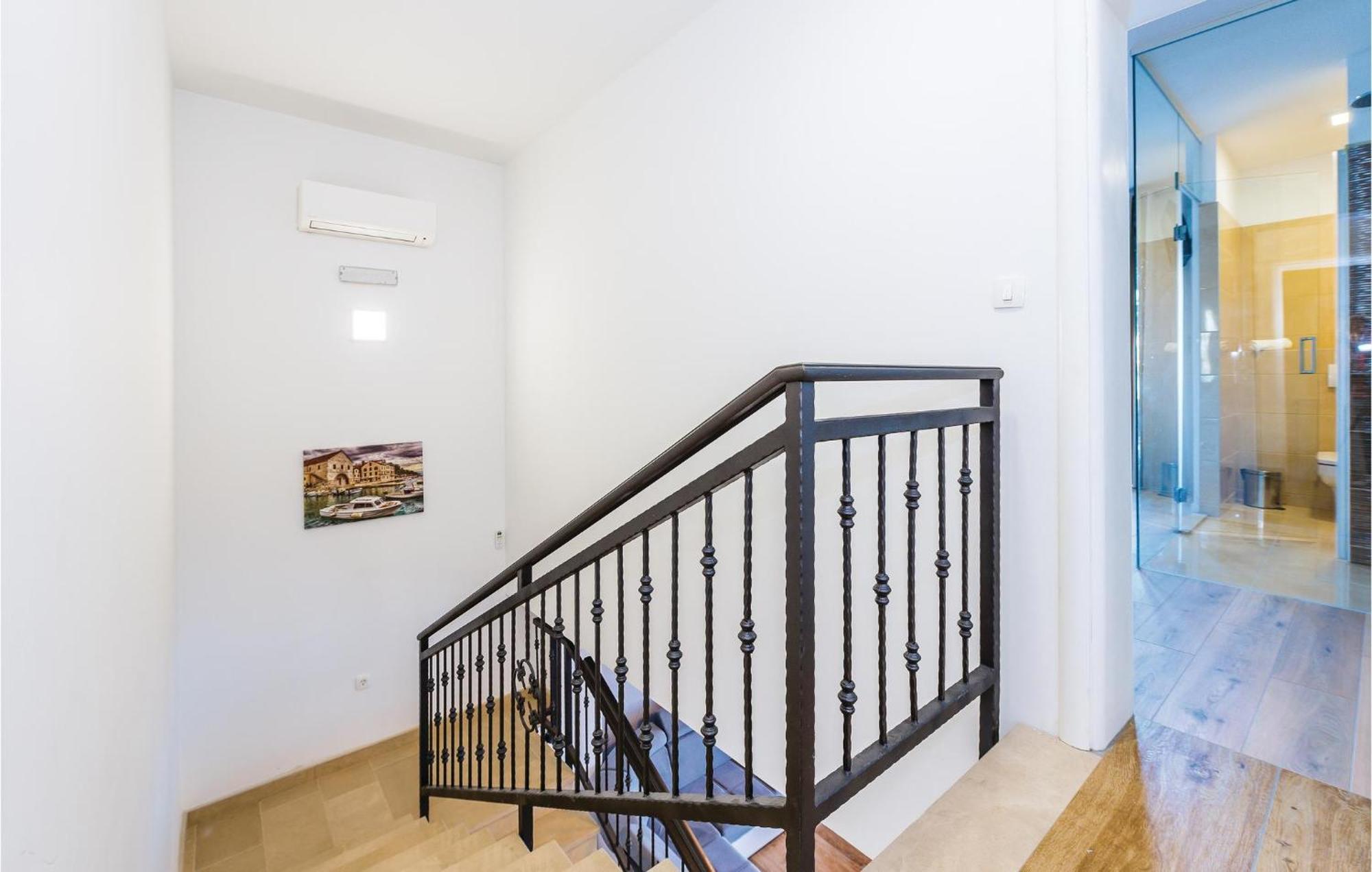 Beautiful Home In Sibenik With Kitchen Экстерьер фото