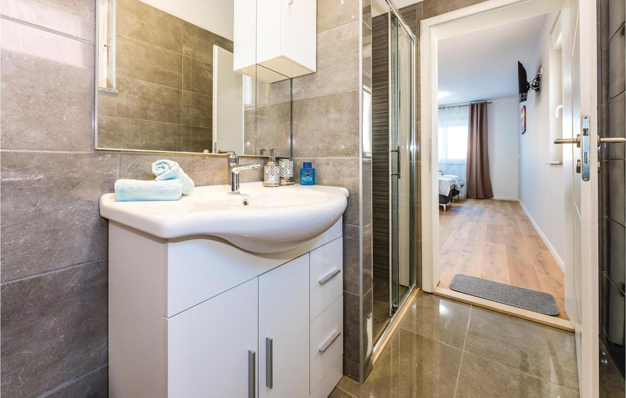 Beautiful Home In Sibenik With Kitchen Экстерьер фото