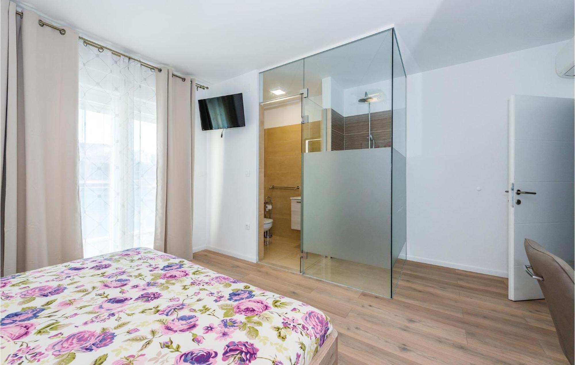 Beautiful Home In Sibenik With Kitchen Экстерьер фото